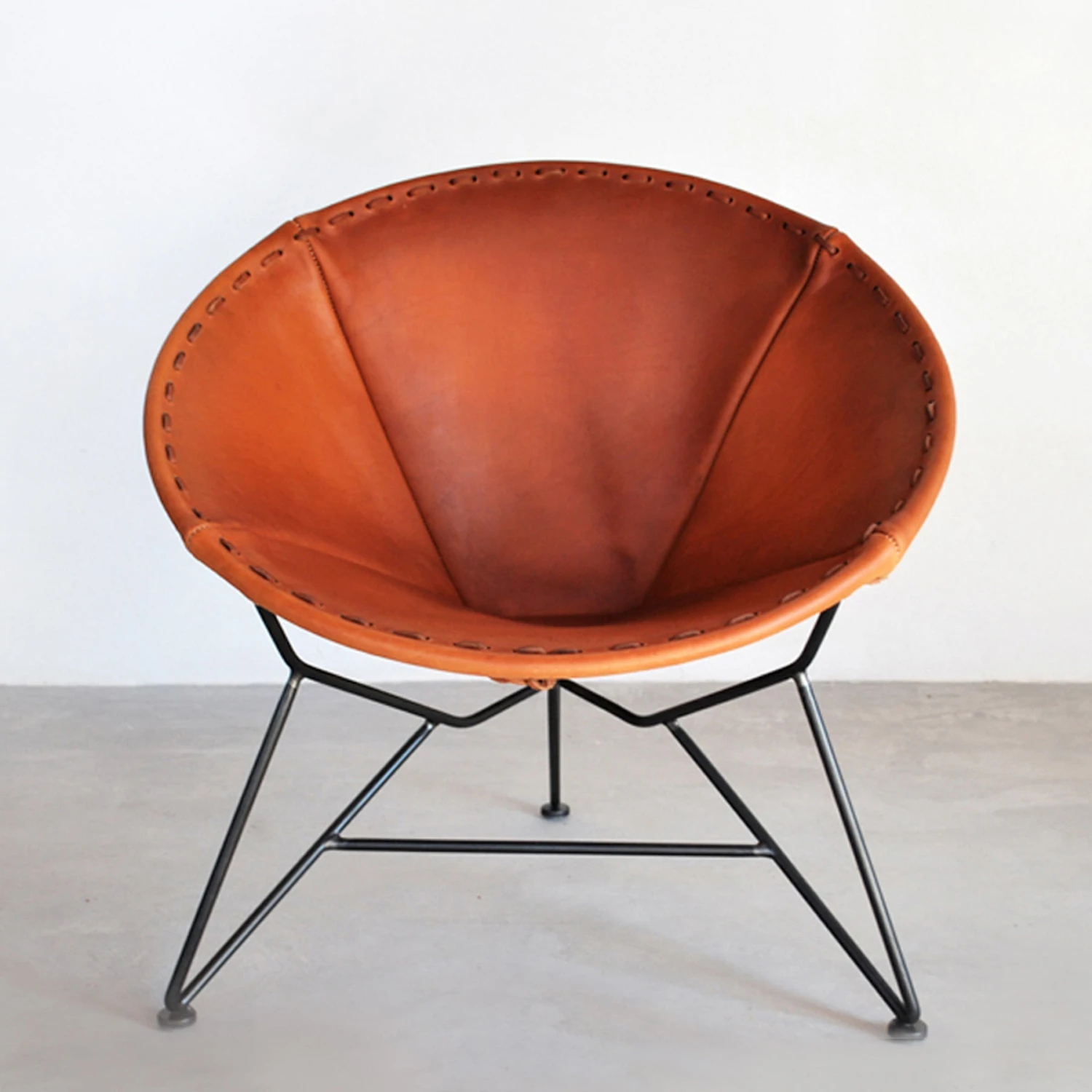 Garza Marfa Leather Round Chair Garza Marfa Leather Round Chair